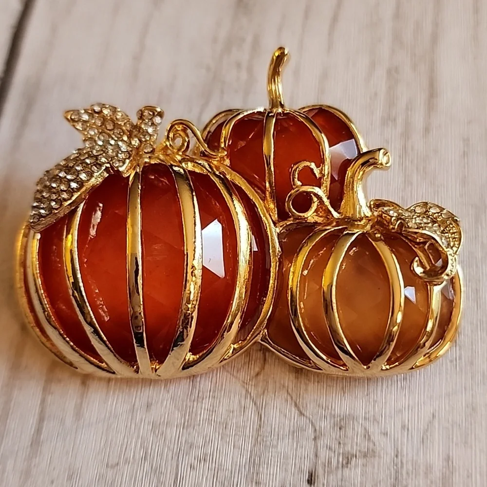 Pumpkin Brooch Dazzled With Simulated Diamonds BRB - Picture 2 of 4